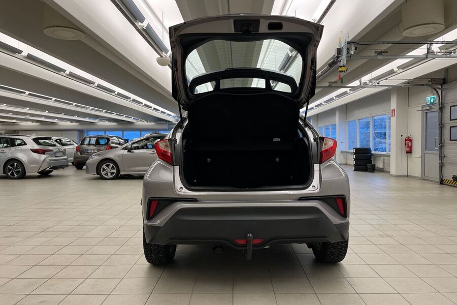 Toyota C-HR vaihtoauto