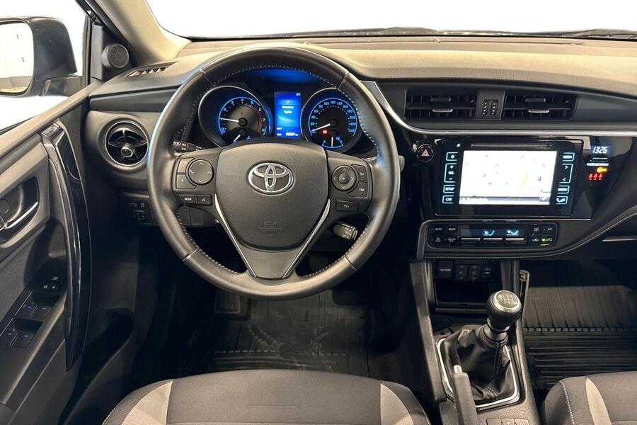 Toyota Auris vaihtoauto