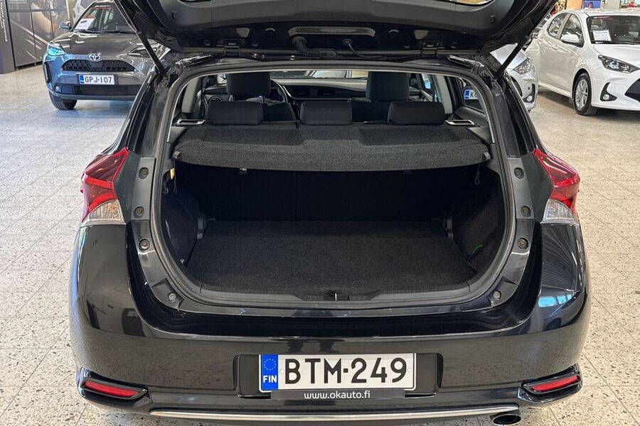 Toyota Auris vaihtoauto