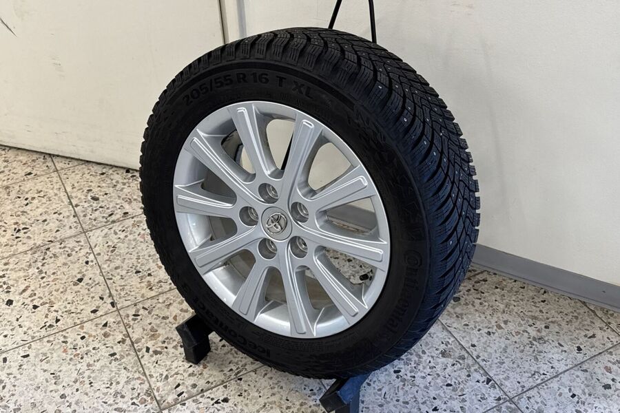 Toyota Auris vaihtoauto