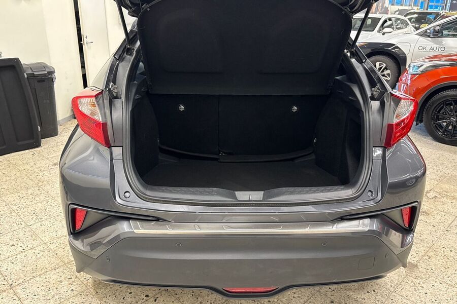 Toyota C-HR vaihtoauto