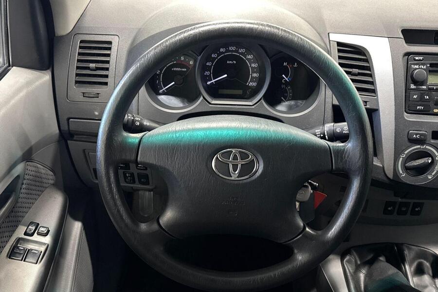 Toyota Hilux vaihtoauto