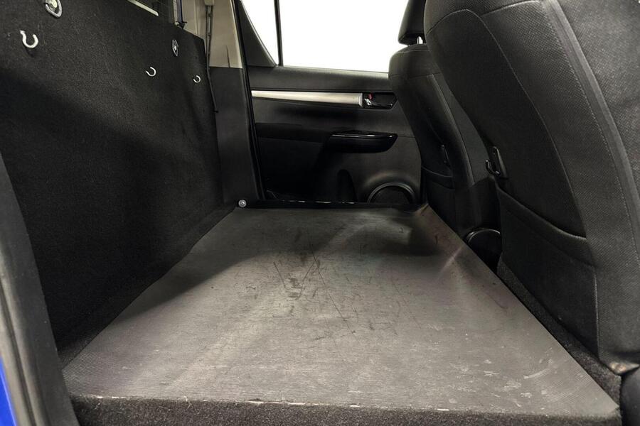 Toyota Hilux vaihtoauto