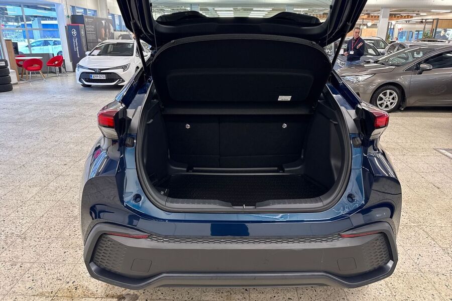 Toyota C-HR vaihtoauto