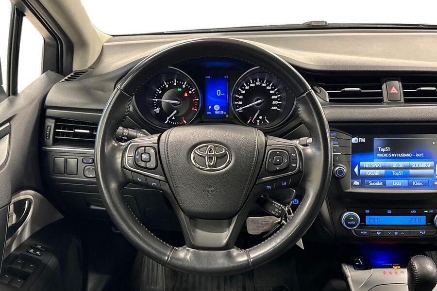 Toyota Avensis vaihtoauto