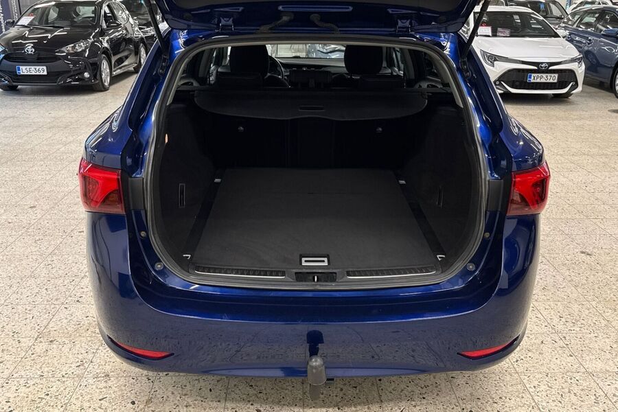 Toyota Avensis vaihtoauto