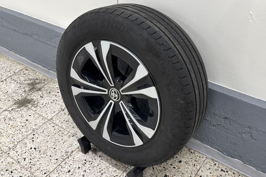 Toyota bZ4X vaihtoauto