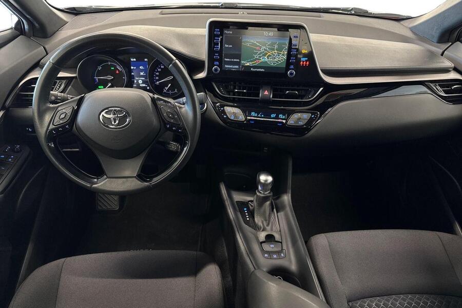 Toyota C-HR vaihtoauto