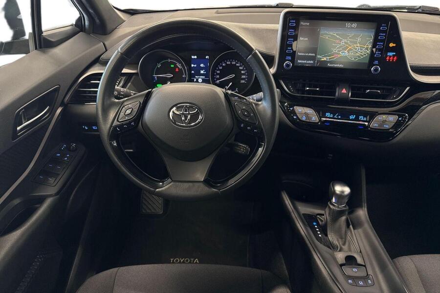 Toyota C-HR vaihtoauto