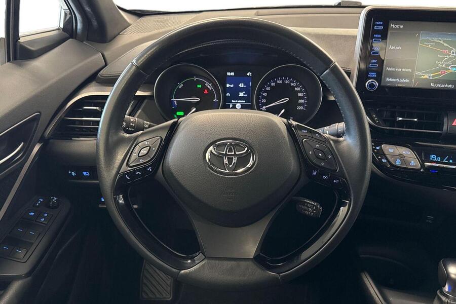 Toyota C-HR vaihtoauto