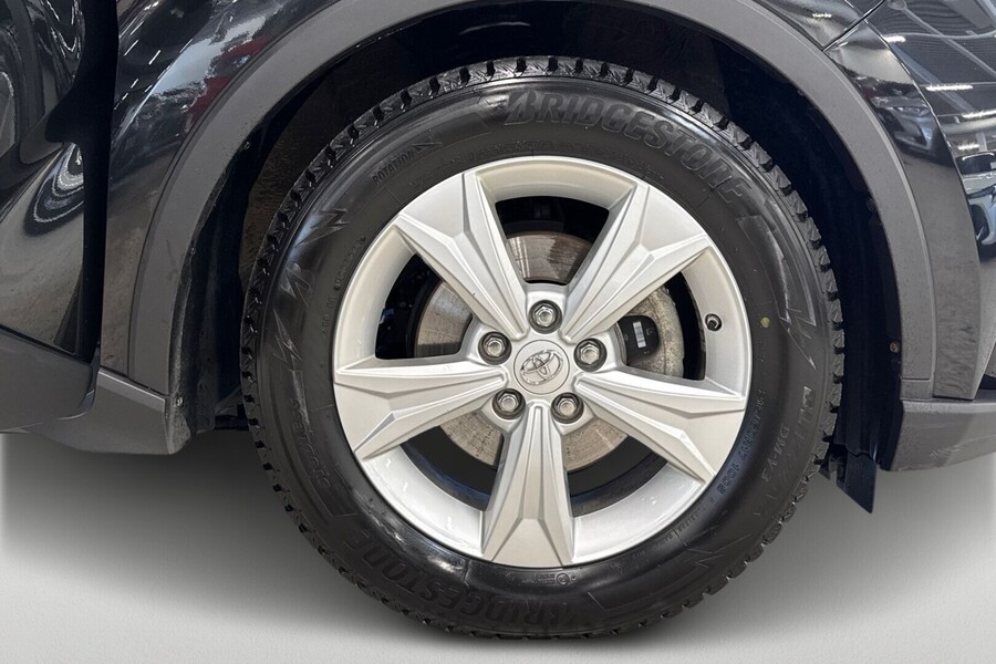 Toyota C-HR vaihtoauto