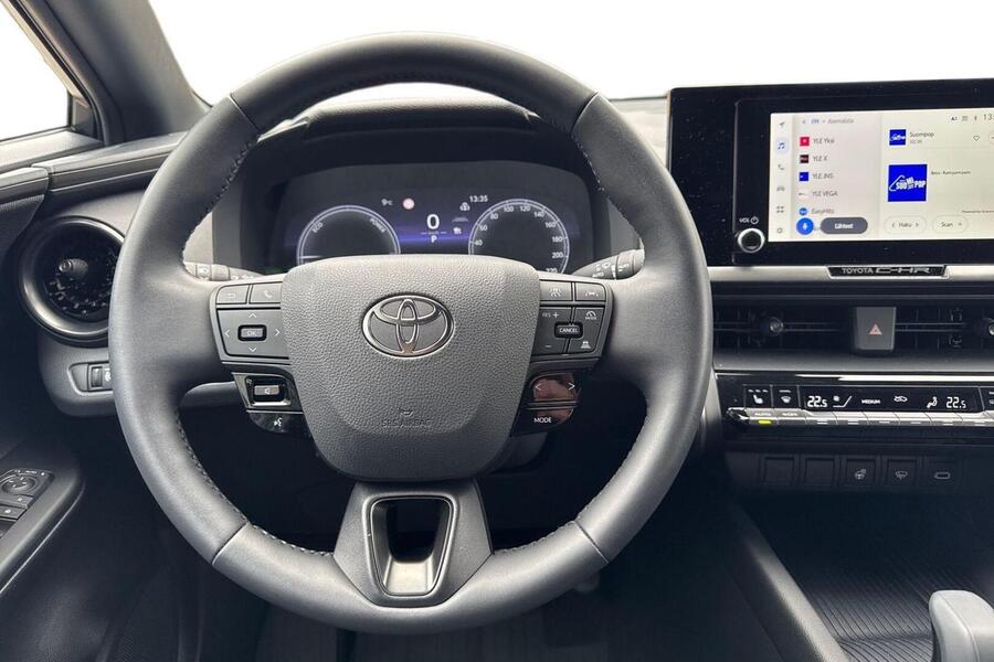 Toyota C-HR vaihtoauto