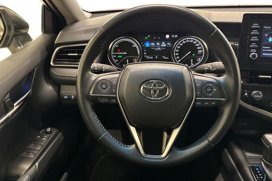 Toyota Camry vaihtoauto