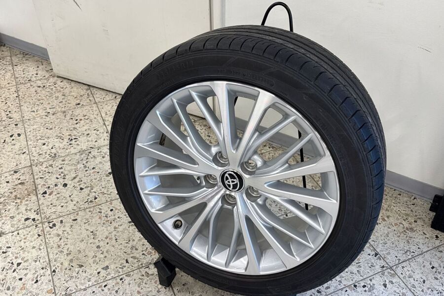 Toyota Camry vaihtoauto