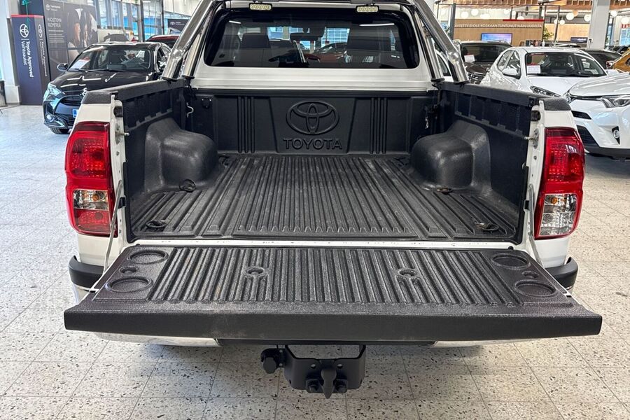 Toyota Hilux vaihtoauto