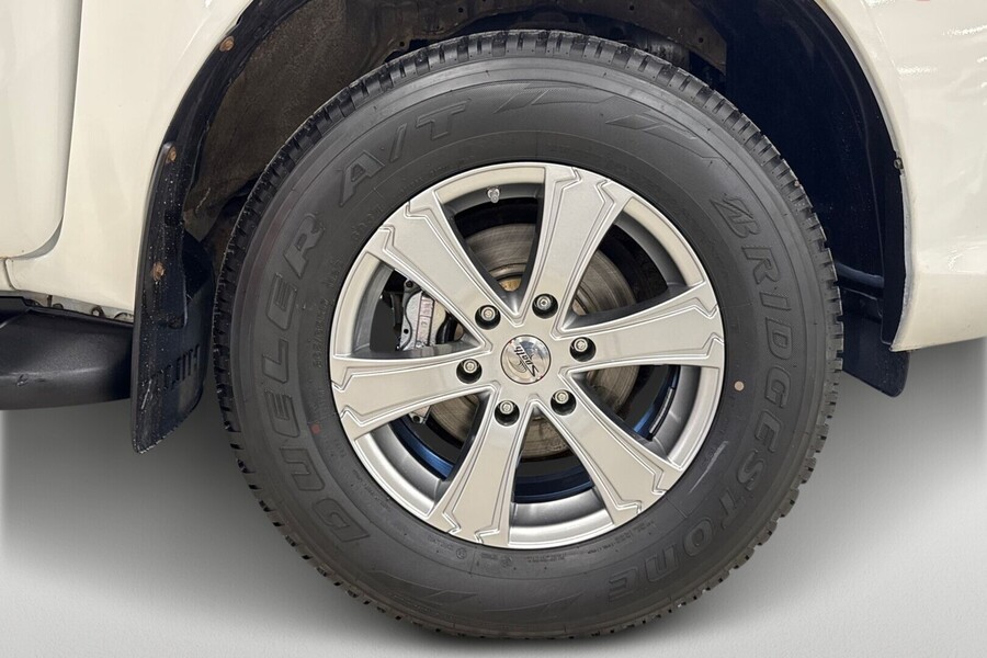 Toyota Hilux vaihtoauto