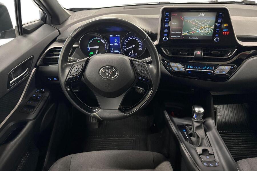 Toyota C-HR vaihtoauto