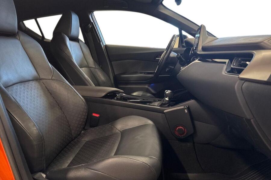 Toyota C-HR vaihtoauto