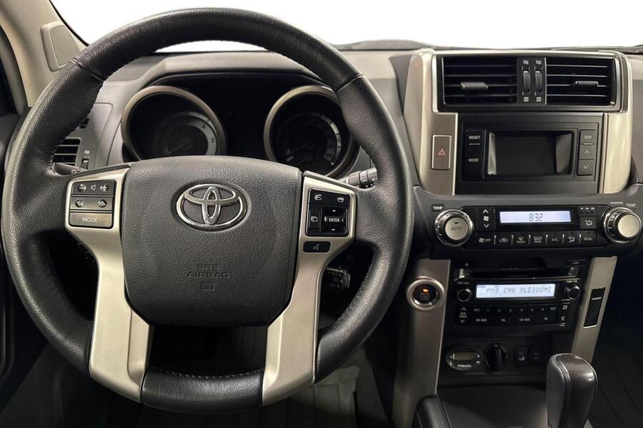 Toyota Land Cruiser vaihtoauto