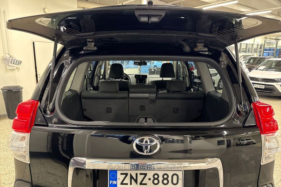 Toyota Land Cruiser vaihtoauto