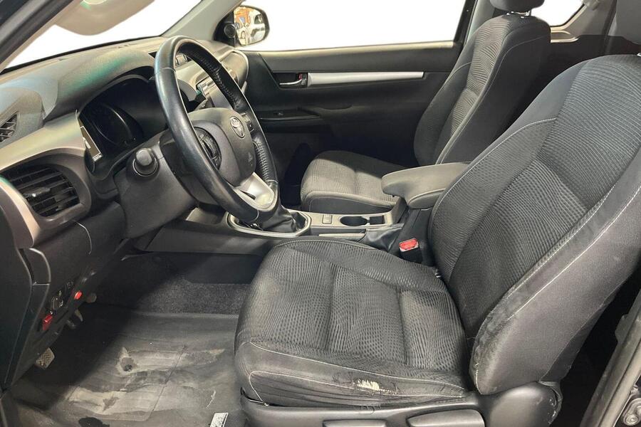 Toyota Hilux vaihtoauto