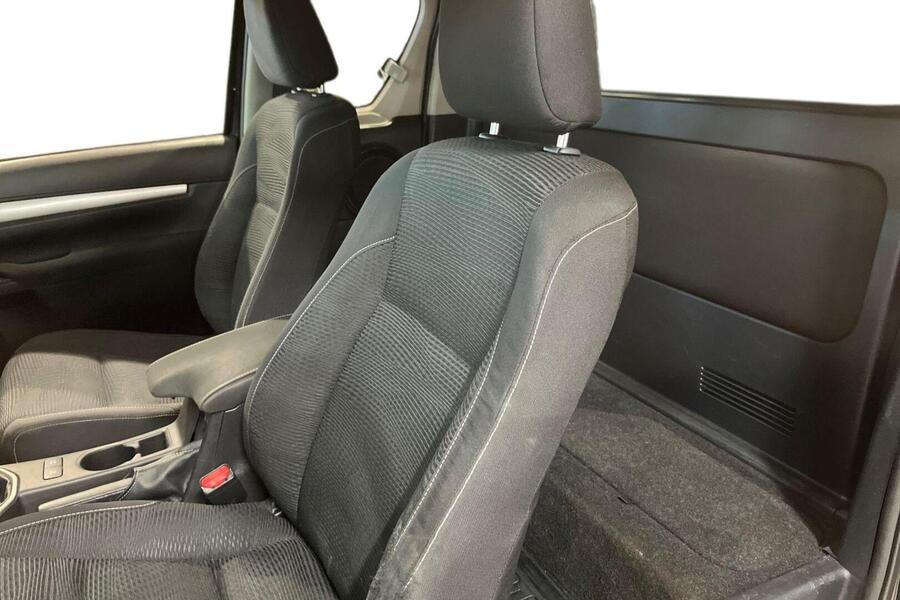 Toyota Hilux vaihtoauto