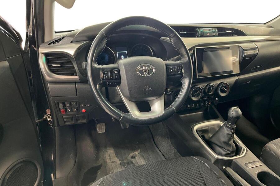 Toyota Hilux vaihtoauto