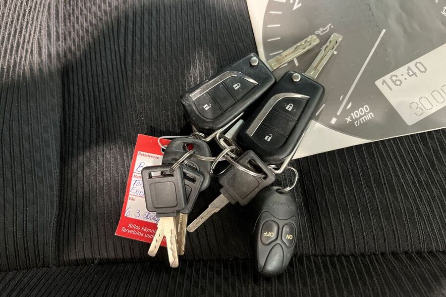 Toyota Hilux vaihtoauto