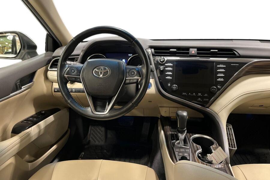 Toyota Camry vaihtoauto