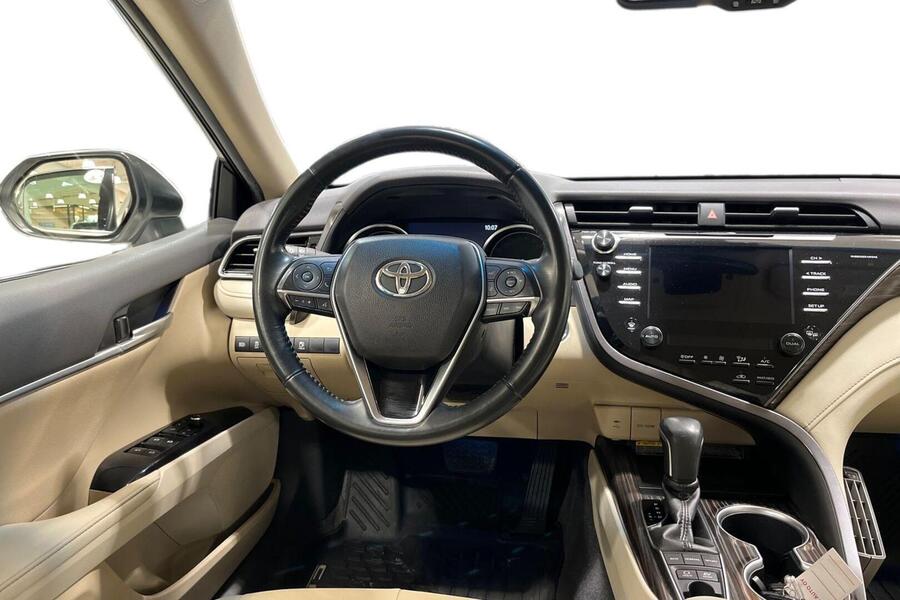 Toyota Camry vaihtoauto