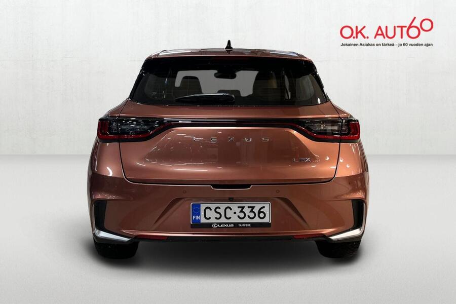 Lexus LBX vaihtoauto