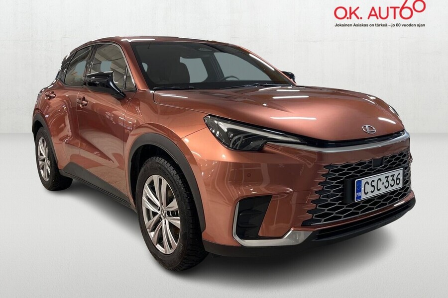 Lexus LBX vaihtoauto