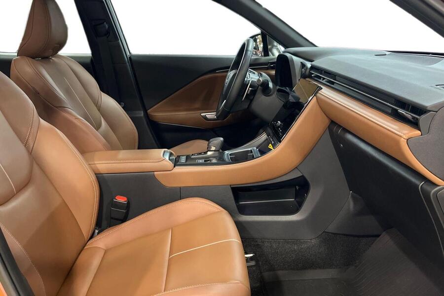 Lexus LBX vaihtoauto