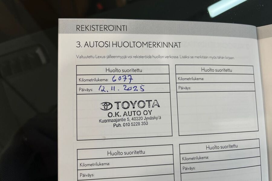 Lexus LBX vaihtoauto