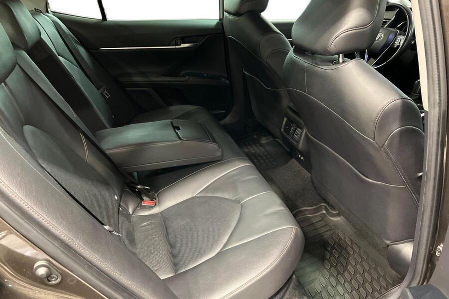 Toyota Camry vaihtoauto