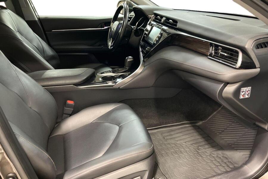 Toyota Camry vaihtoauto