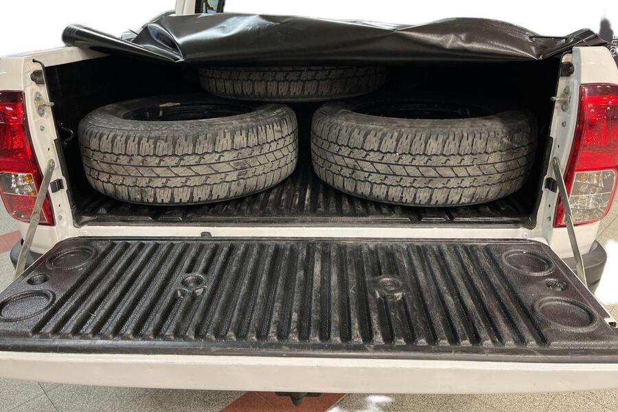 Toyota Hilux vaihtoauto