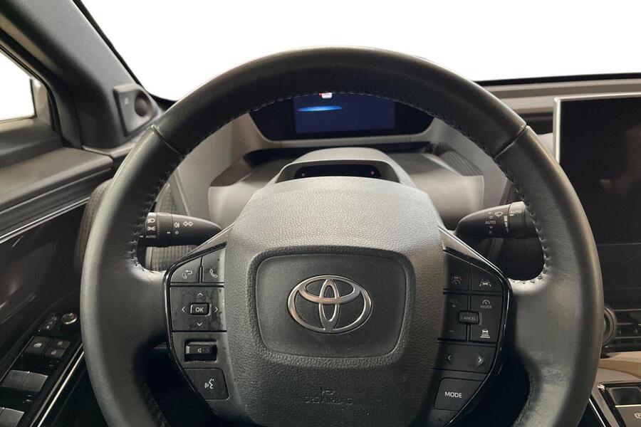 Toyota bZ4X vaihtoauto