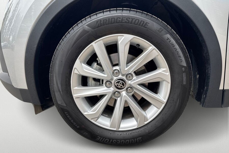 Toyota C-HR vaihtoauto