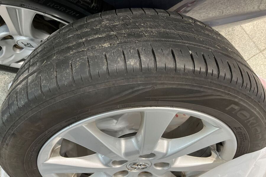 Toyota Avensis vaihtoauto