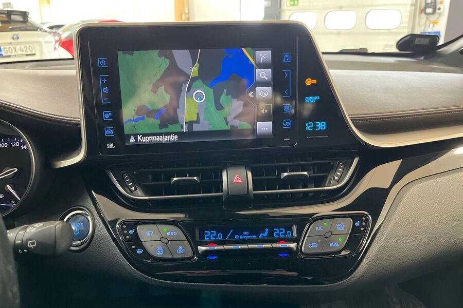 Toyota C-HR vaihtoauto