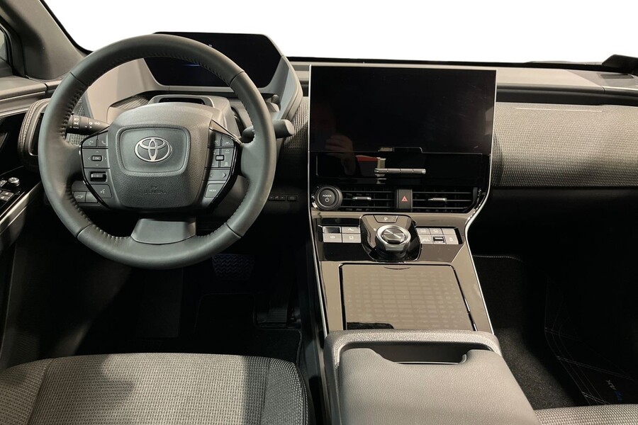 Toyota bZ4X vaihtoauto