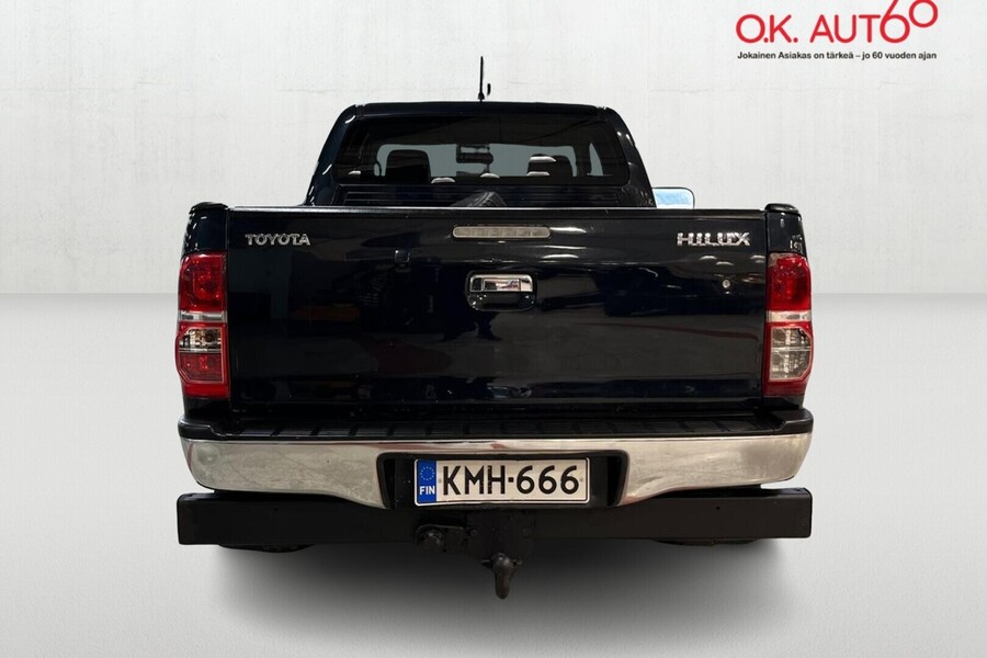 Toyota Hilux vaihtoauto