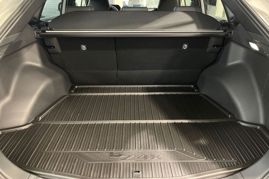 Toyota bZ4X vaihtoauto