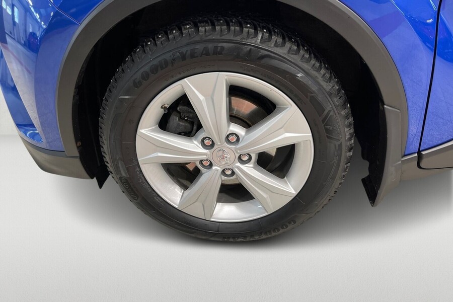 Toyota C-HR vaihtoauto