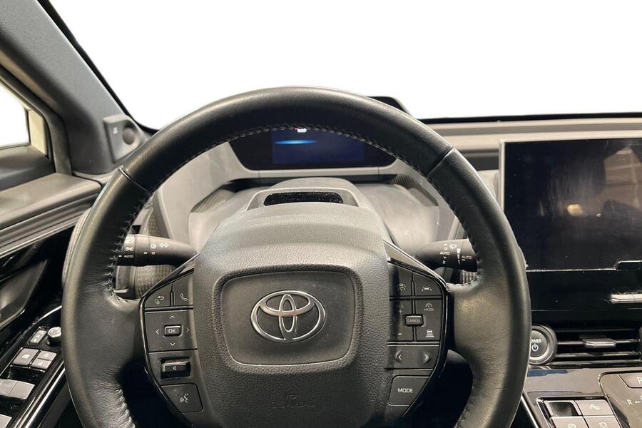 Toyota bZ4X vaihtoauto