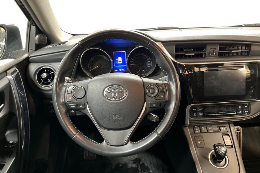 Toyota Auris vaihtoauto