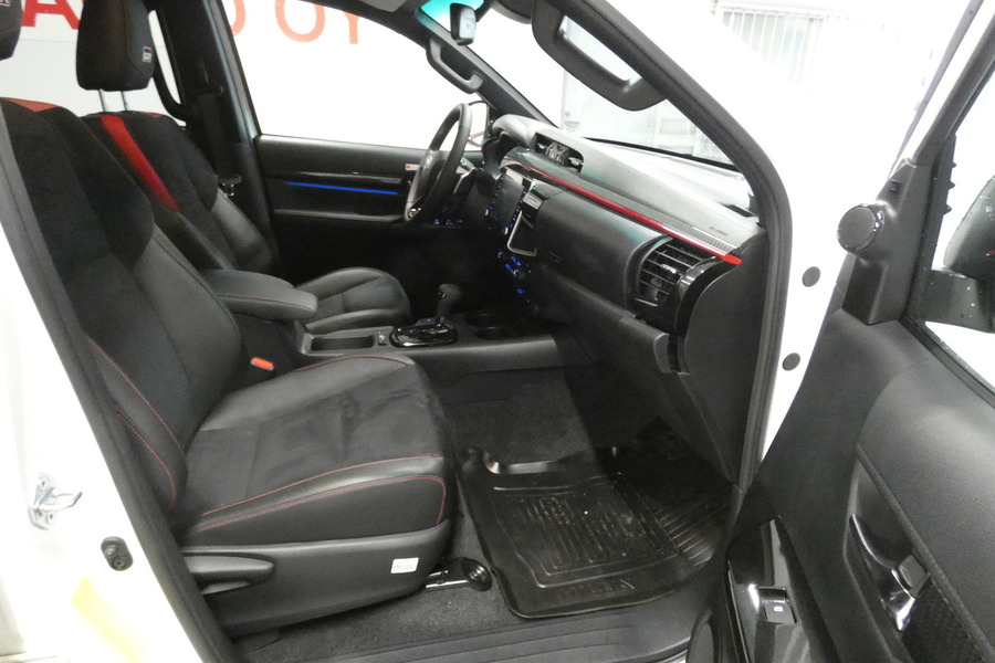 Toyota Hilux vaihtoauto