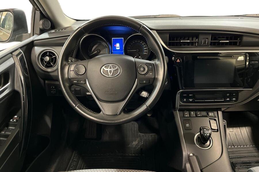 Toyota Auris vaihtoauto