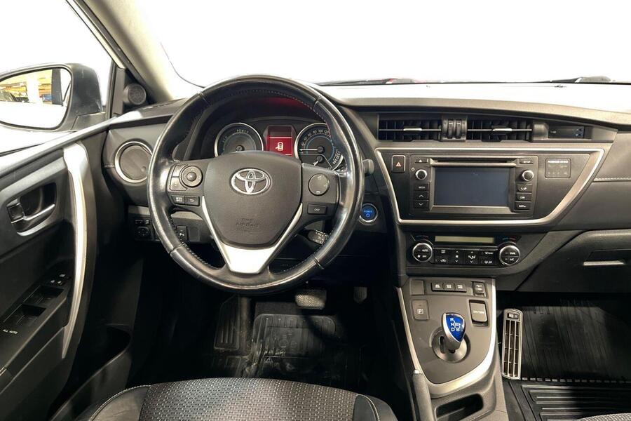 Toyota Auris vaihtoauto